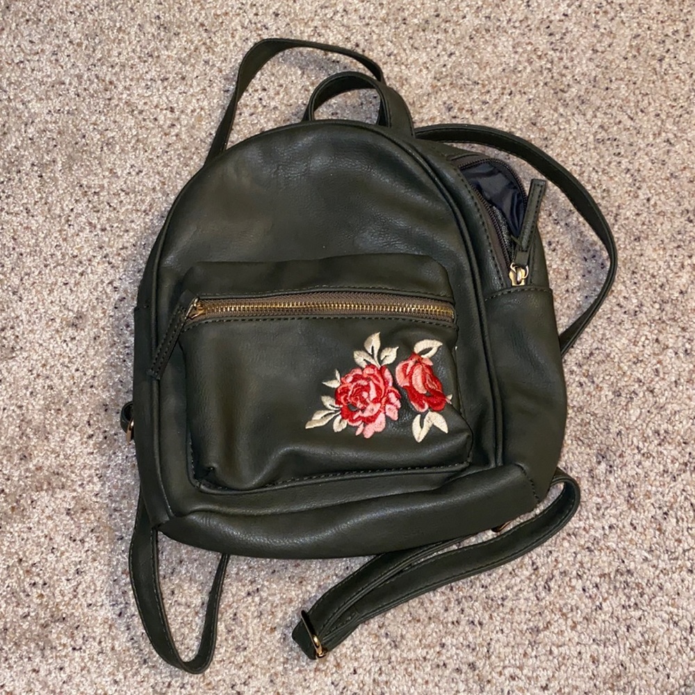 francesca’s mini backpack